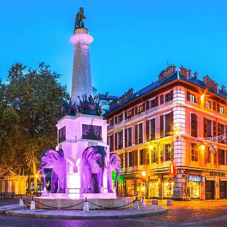 Апартаменты Le Cosy Du Theatre, Duplex Confortable Au Centre De Шамбери